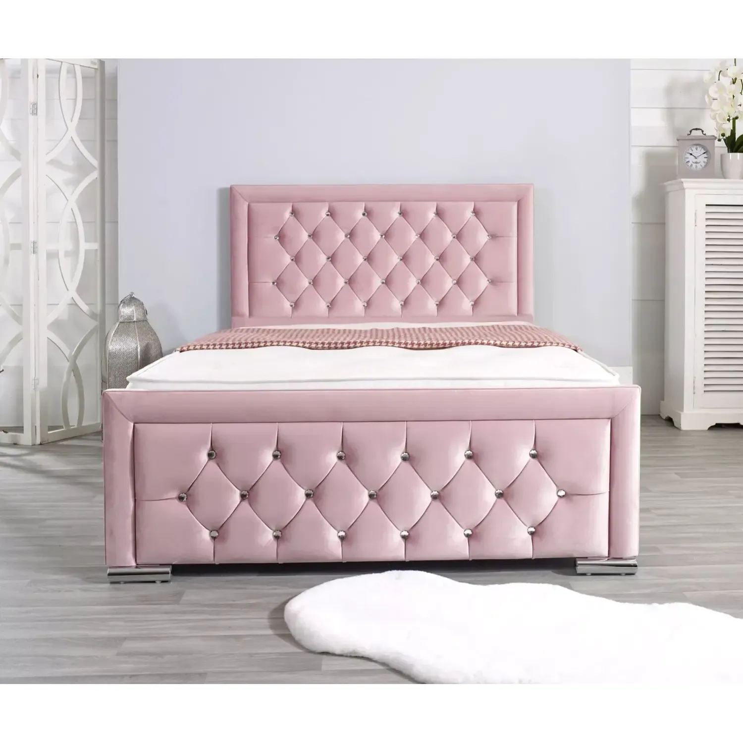 Chesterfield Hilton Bed Frame with Optional Ottoman Storage